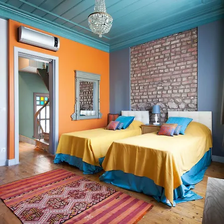 Enjoy Golden Horn Views From Tangerine House Hébergement de vacances *